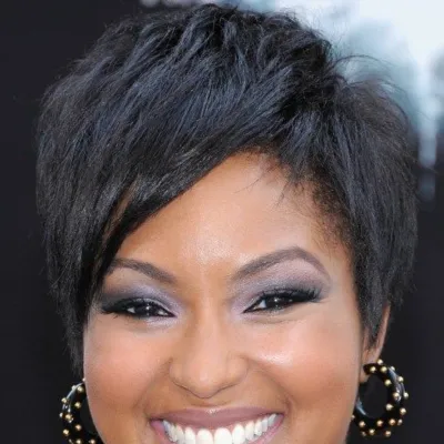 Short Relaxed Hairstyles for Round Faces