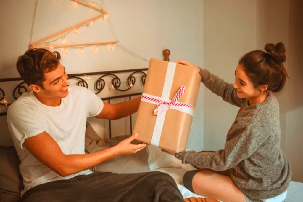 Romantic Gifts for New Boyfriend