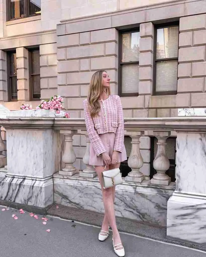 soft and feminine outfit ideas for women